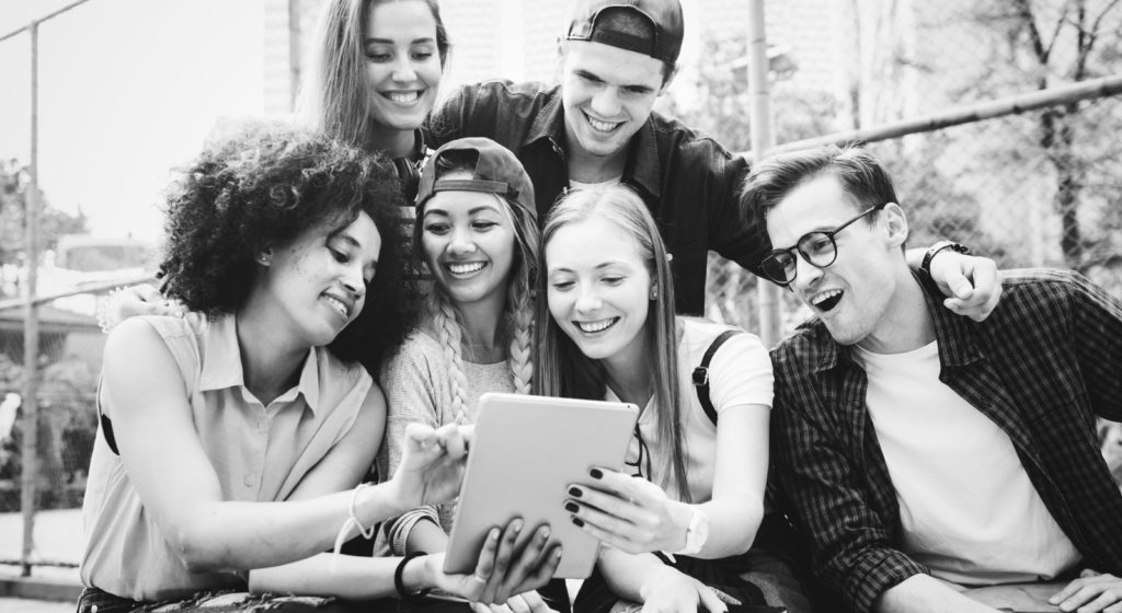 Le 5 differenze tra Millennials e Generazione Z che dovresti conoscere